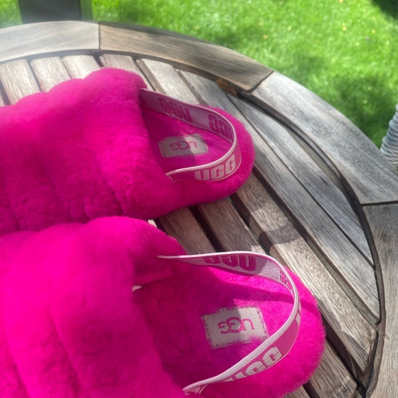 Hot Pink Ugg Slippers Size 5 US - Picture 3 of 4